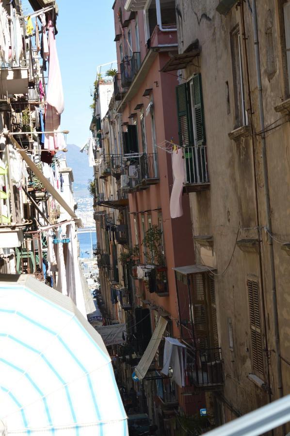 Crise Home Napoli Bagian luar foto